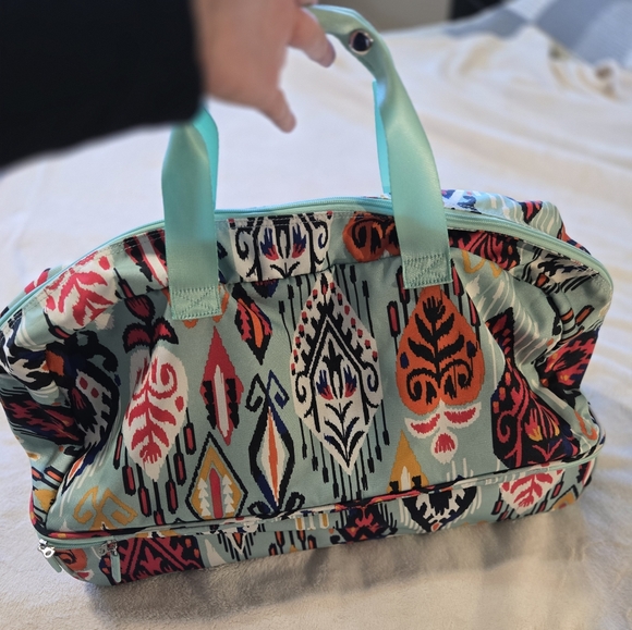 Vera Bradley weekender nag tote like new - Picture 6 of 6